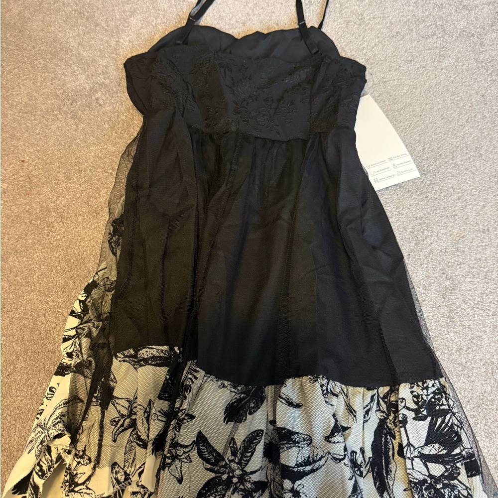 Black and white sundress - Picture 4 of 4